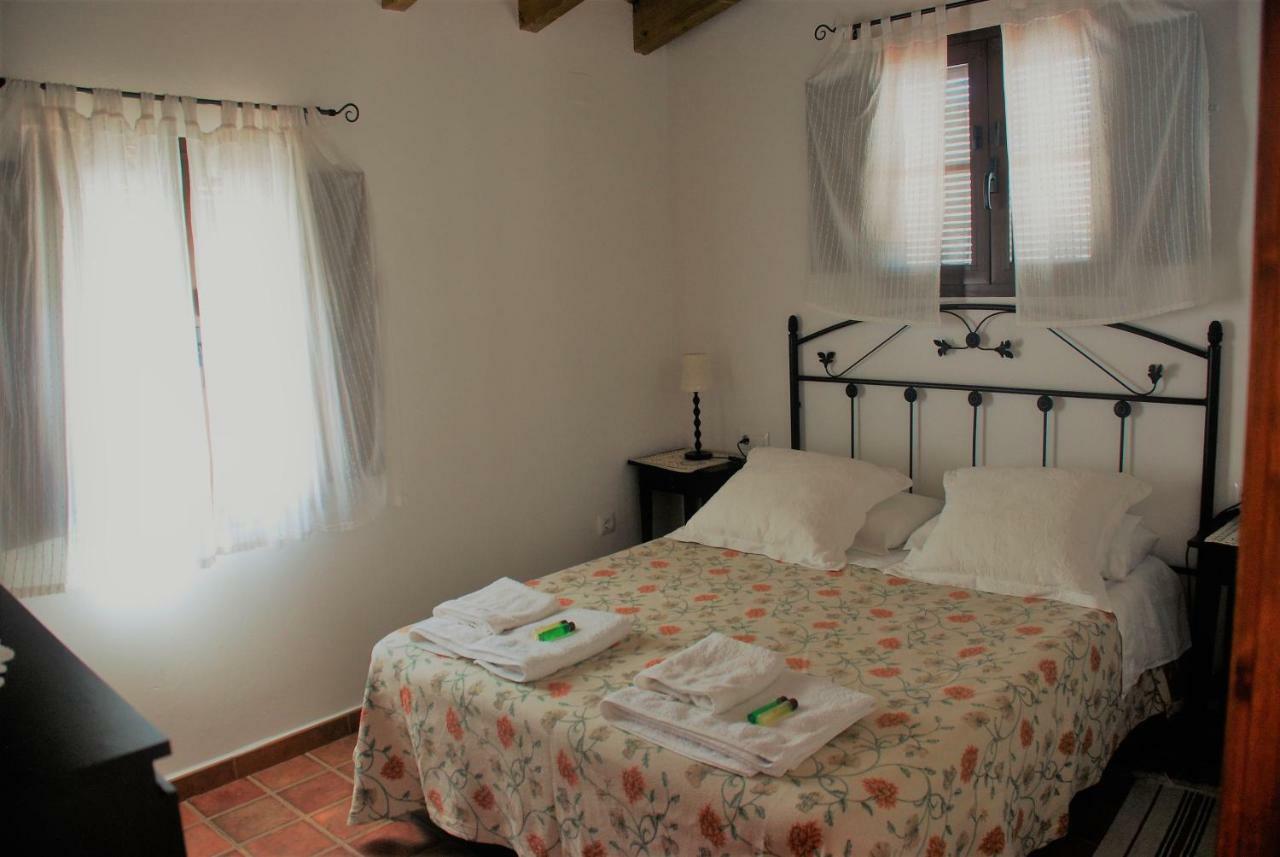Casa Rural La Torre Альмонастер-ла-Реаль Экстерьер фото