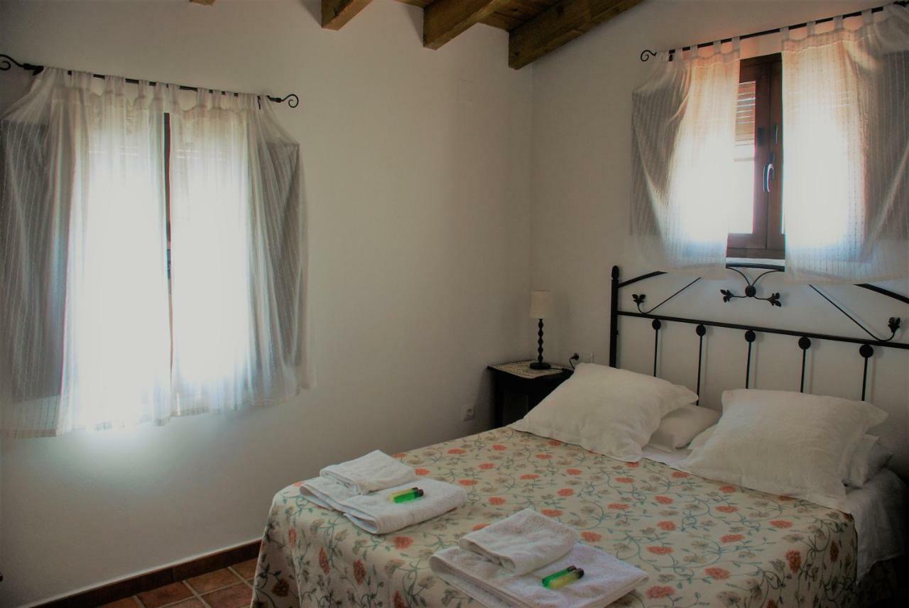 Casa Rural La Torre Альмонастер-ла-Реаль Экстерьер фото