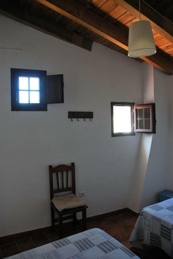 Casa Rural La Torre Альмонастер-ла-Реаль Экстерьер фото